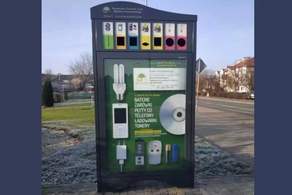 pojemniki na elektrosmieci fot